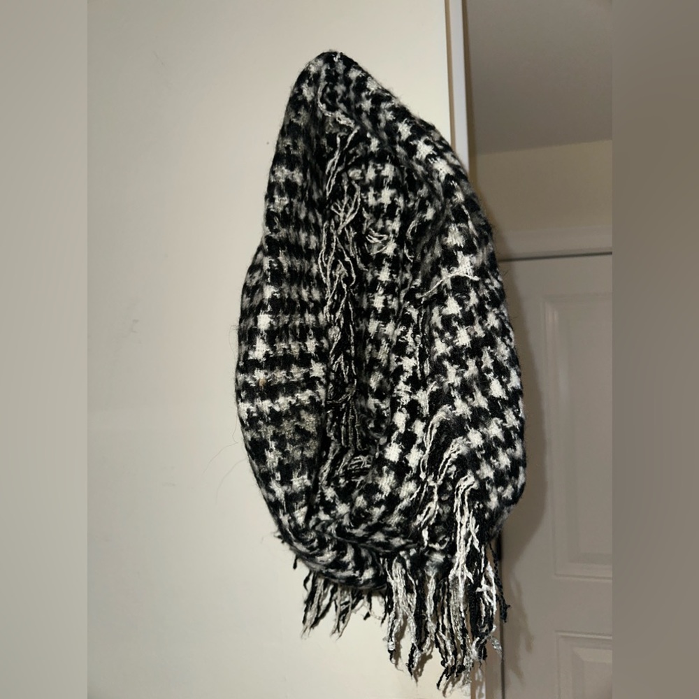 Infinity Scarf from Anthro - Picture 7 of 7